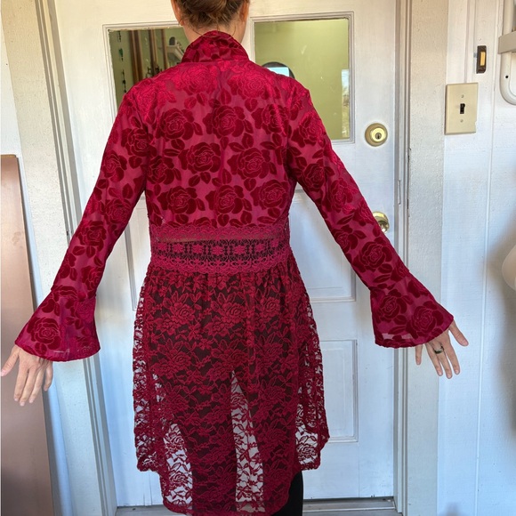 Vocal Deep Red Lace Robe - Picture 3 of 5